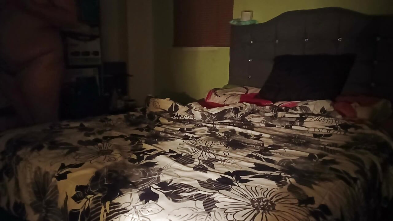 Mera premi mujhe kndom se chodta hai