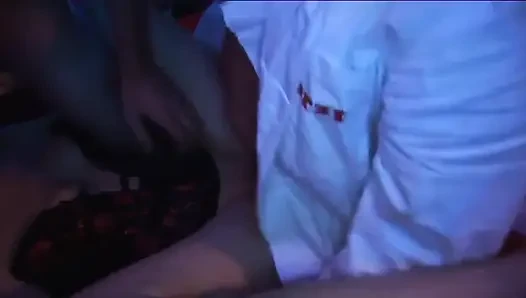 Reifes schätzchen tropft mit sperma vom bbc-gangbang