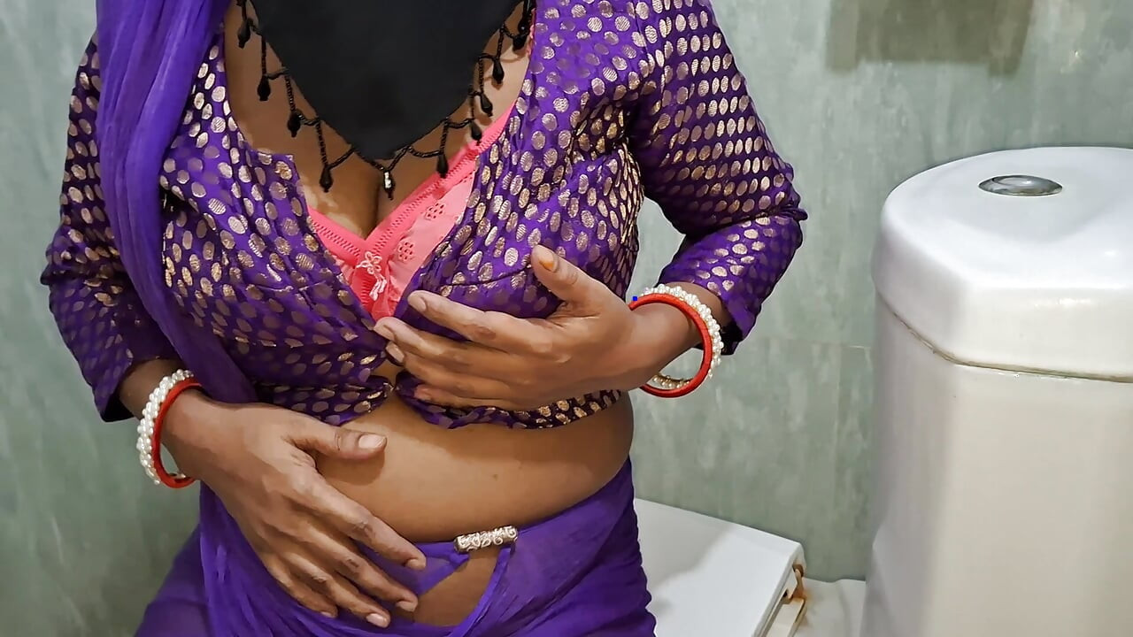 Indian Desi Sister-in-law (boudi) Satisfies Her Own Needs By Inserting eggplant Inside Her Ass (anal)