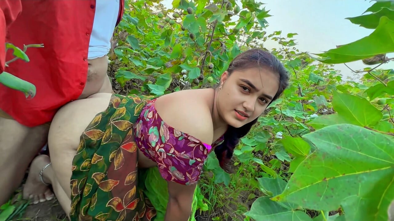 My half-sister Sonia came to visit her in the village but my brother-in-law does not fuck her well, so my sister went to the cotton field and fucked my thick cock.