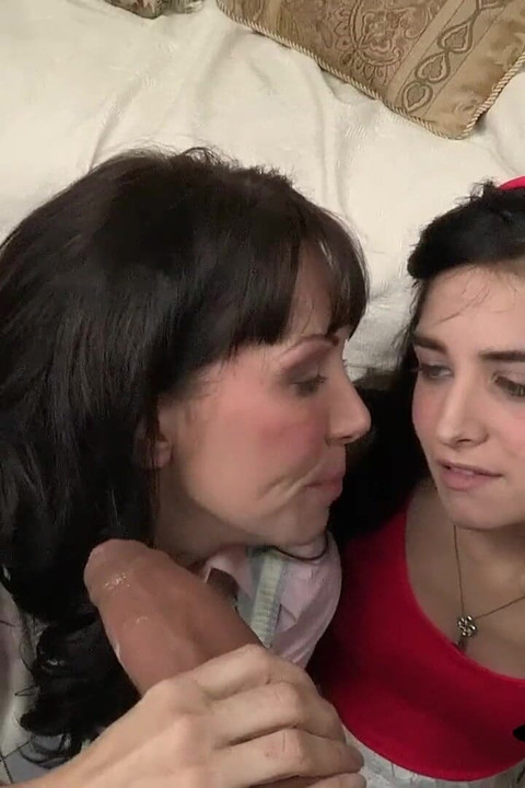 Moms Bang Teens - Zoey's Boyfriend Got Tired of Bad Blowjobs