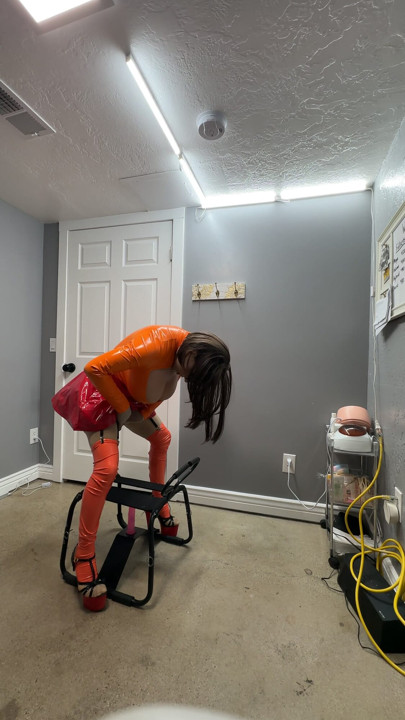 Hot Velma riding her favorite chair huge tits big ass | Clip 1