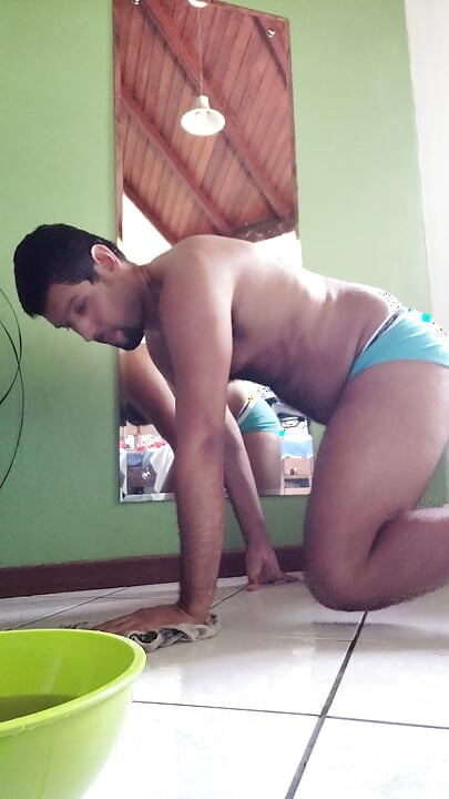 luksmen1 gainer. cleaning the house while seducing you
