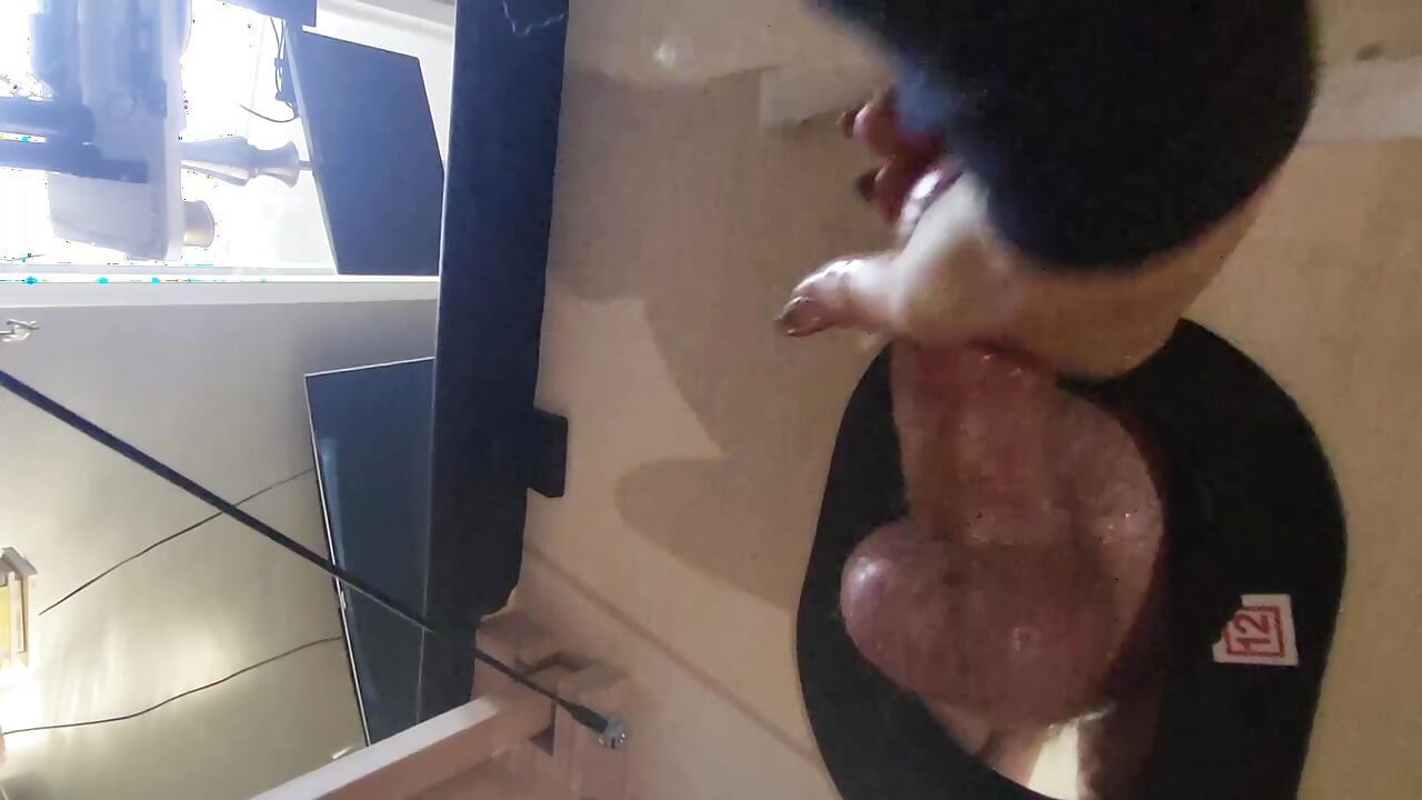Massage Bed Glory Hole Blowjob & Facial