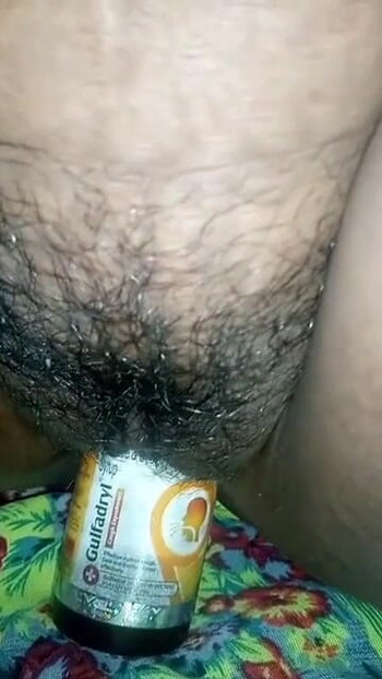 「Desy bhabhi belan botal」の思い出に残る瞬間