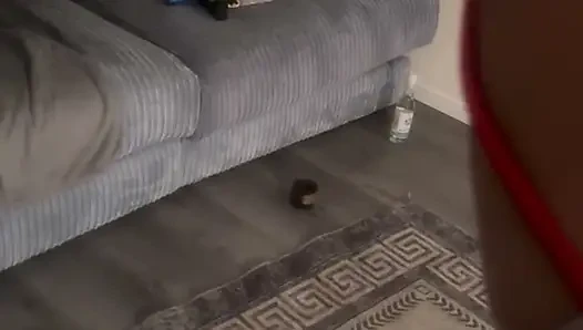 Eş değiştiren olgun dans ediyor, şaplak yiyor ve domalarak seks yapıyor