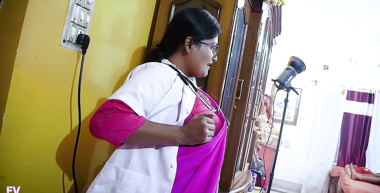 INDIAN MALLU DIRTY LADY DOCTOR TREATMENT KO BAHANE PATIENT KO GHAPAGHAP CHODA