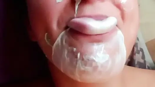 Klebrige bubblegum Gesichtsbesamung - nackt pOV - bunny Looner