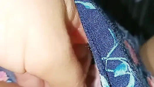 Gadis hot india mumbai lagi asik masturbasi pakai jari-jarinya