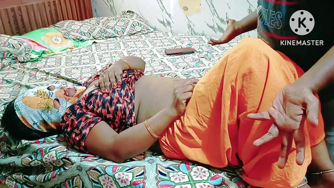 mujhe apna bhugtaan do ya mere saath bistar par aao - hot karaah ke saath poora tamil odiyo