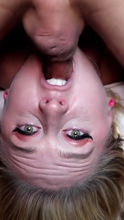 सभी प्राकृतिक कमसिन गले में गहरे तक गले तक चेहरा चुदाई करती है | क्लिप 1