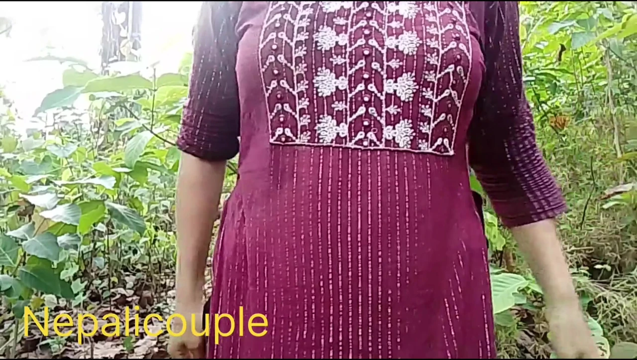 Jangale ma puti khelaudai din gayo chikaunai payena