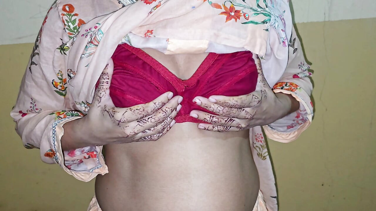 Pakistani Horny House Maid