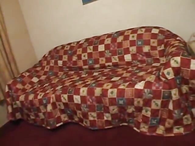 Une black à gros cul se fait enculer par une grosse bite noire