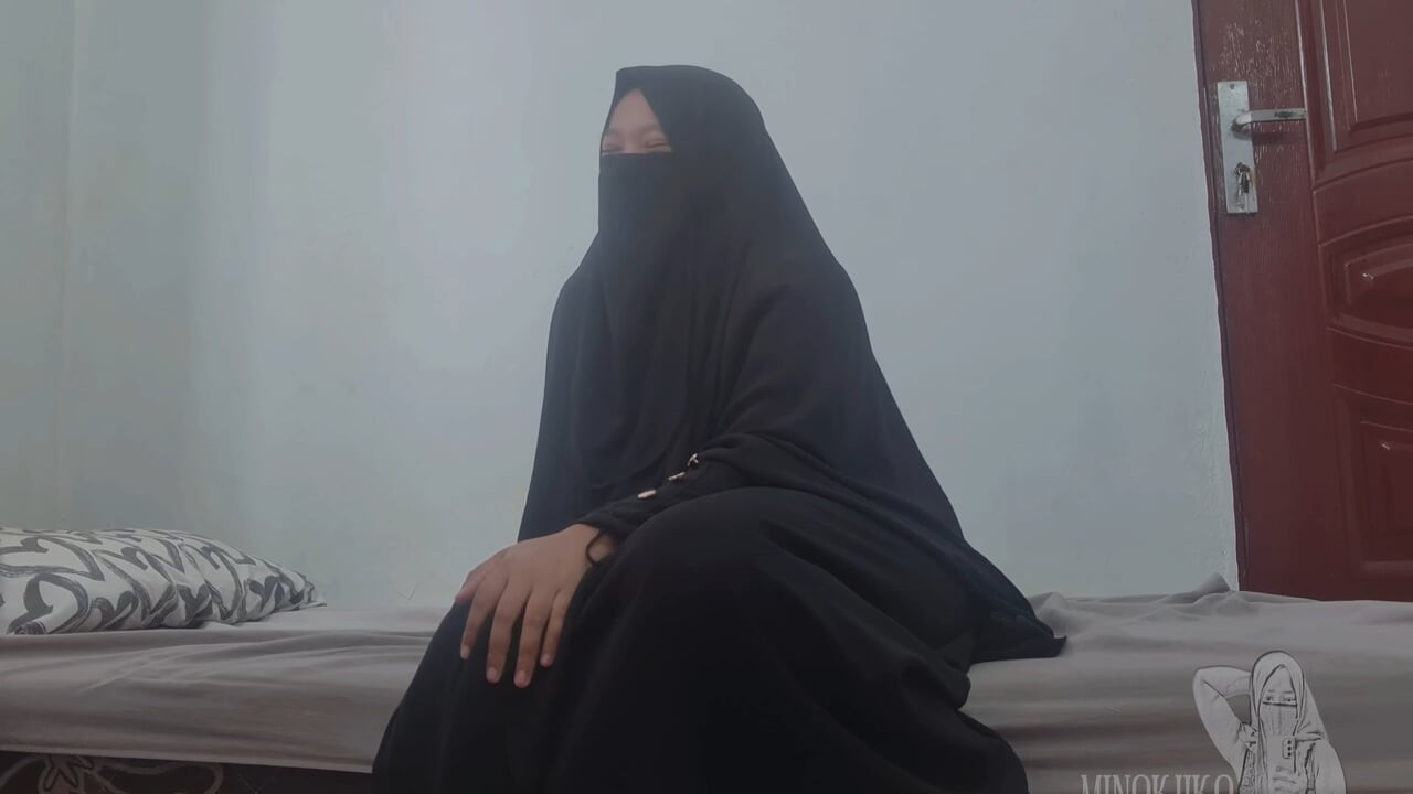 My Hijab Sister in Law is a Virgin, Minokiiko Choose Anal as Her First Experience