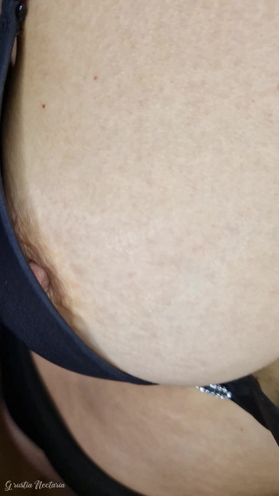 Found the nippels in a bra!