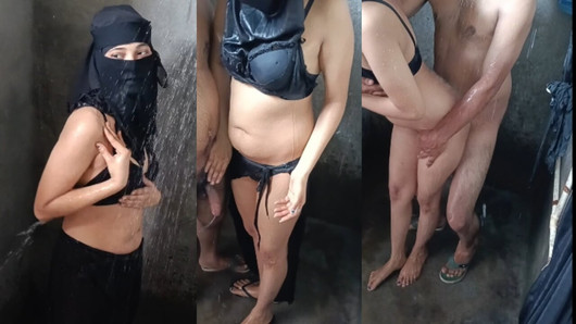 Muslim bhabhi ko bathroom me choda