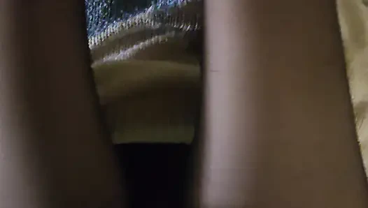 Хорошая девушка в нейлоне, игра с членом и яйцами муженька