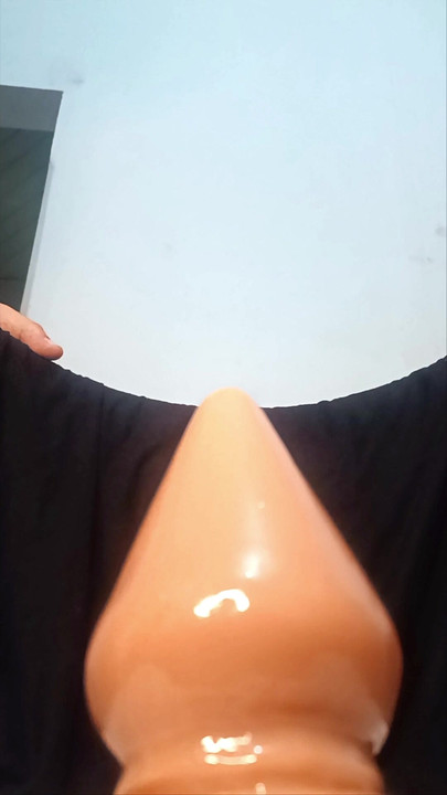 Huge plug insertion and gape close up