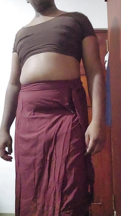 Sri Lankan Sissy Girl Ash Perera Showing Her Body