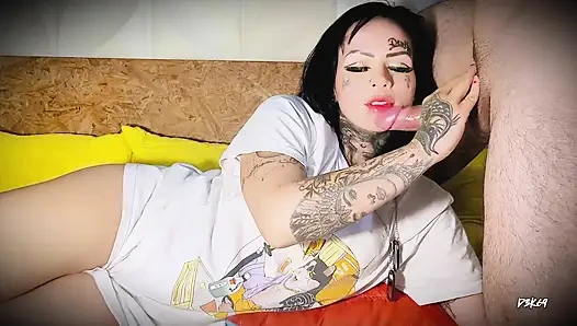 Татуированная Готическая Красотка: Минет И Дрочка С Тройным Камшотом На Лицо