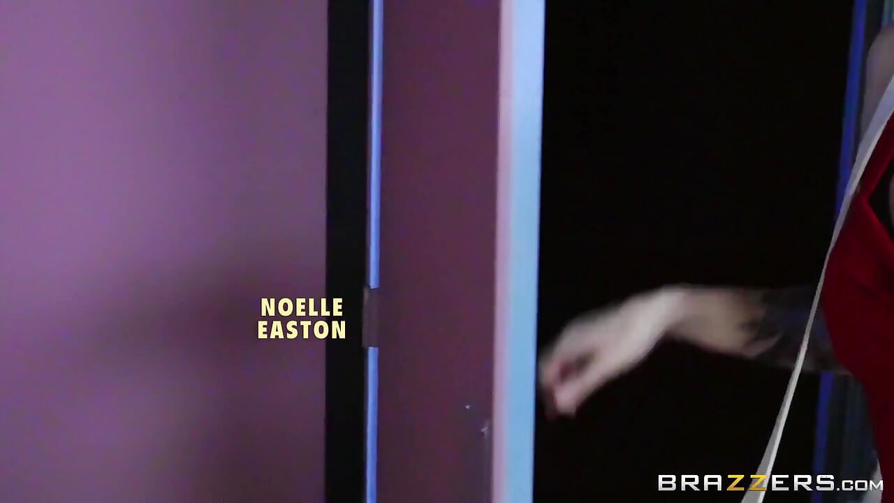 Brazzers - Johnny Castle Fucks Noelle Easton's Neglected Juicy Tits Through a Glory Hole