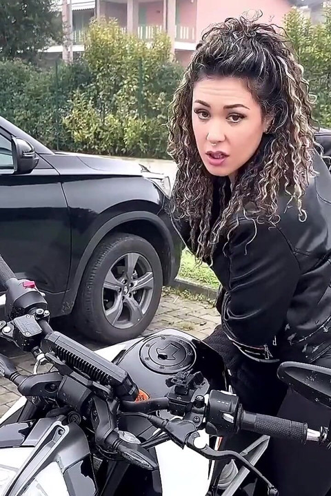 No in the Pussy No It's Betrayal... Put It in My Ass! Italian Girl Thanks Me for Helping Getting Fucked