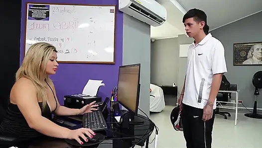 To Keep My Job at Home, I Ended up Fucking the Boss's Ass in the Office