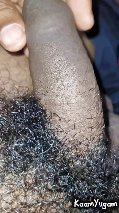 Tesão de garoto masturbando seu pau sozinho