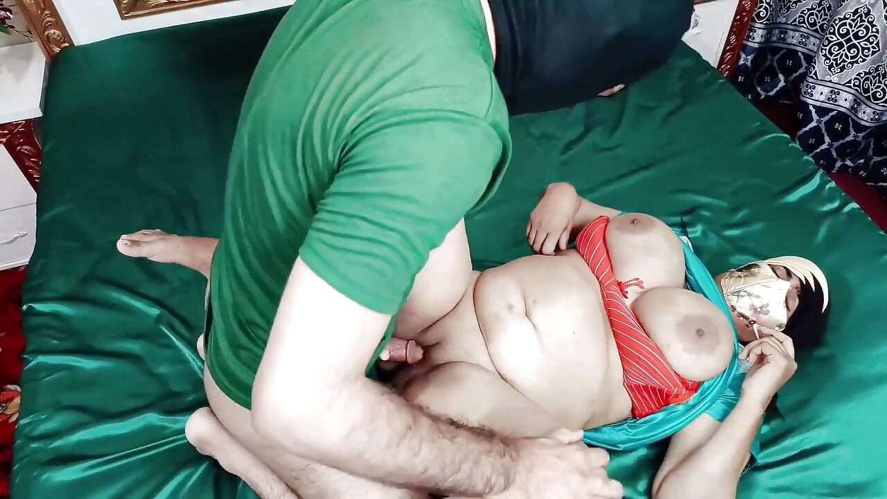 Muy caliente india milf me seduce y atrapó mi polla en la sala de espera de médicos