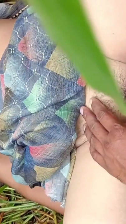 The brother-in-law is fucking his sister-in-law every day in the field | Clip 1