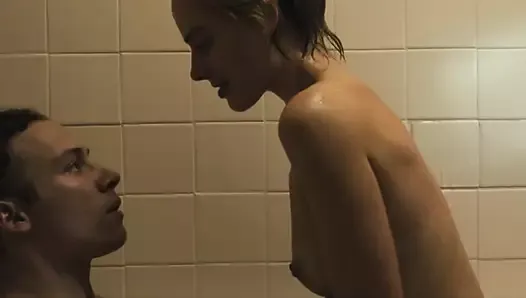 Margot Robbie in DREAMLAND – topless, tits, nipples, nude, boobs