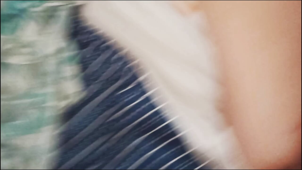 One morning, while flirting with my niece-in-law, she lets me penetrate her before going to school.