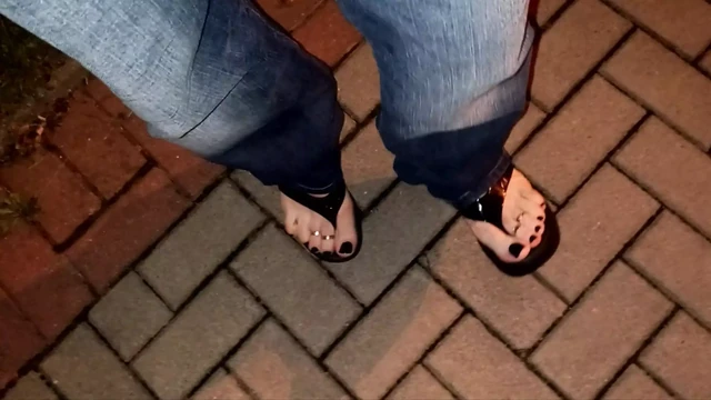 walking in platform thongs