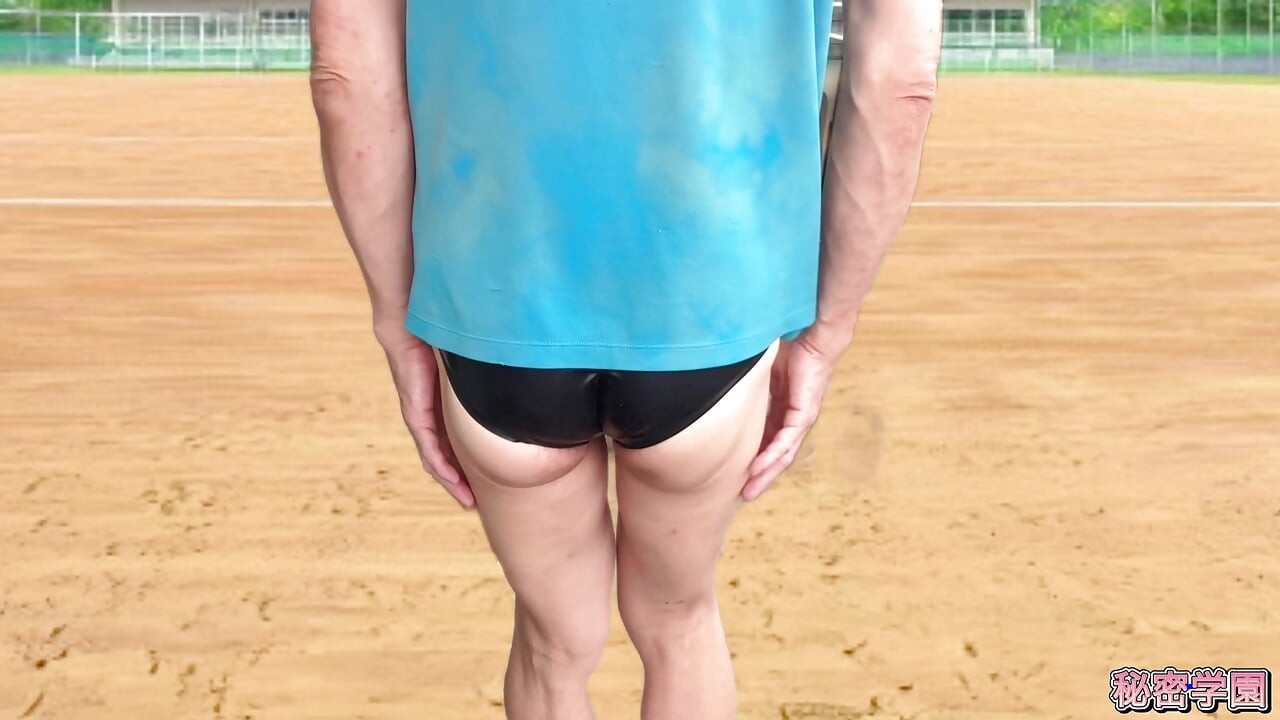 I ejaculate inside my rubber bloomers with an anal vibrator inserted.