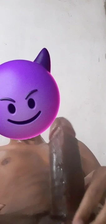 Novinho de 18 anos se masturbando