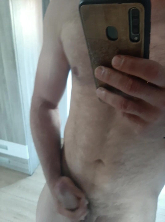 Straw in front of the mirror