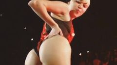 Miley Cyrus Showing off her ass