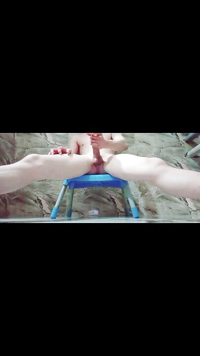 핫한 샤워 자위 격렬한 핸잡과 큰 정액 마무리