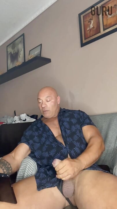 Mr Guru Bodybuilding Daddy Wank at Home