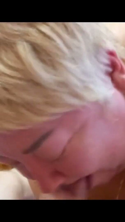 28 minutes of cumshots after manual stimulation and finishing in the mouth on the face and tits | Clip 1