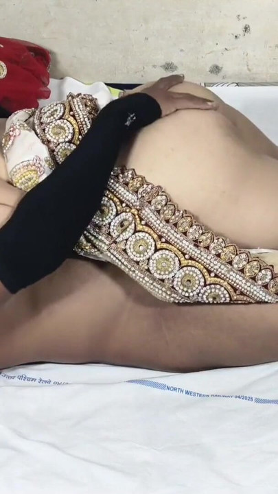 สาววิทยาลัยอินเดียกับอาจารย์วิทยาลัยสนุกกับการเรียนในห้องเรียนวิทยาลัย ซีรีส์เสียงภาษาฮินดี คลิป 1