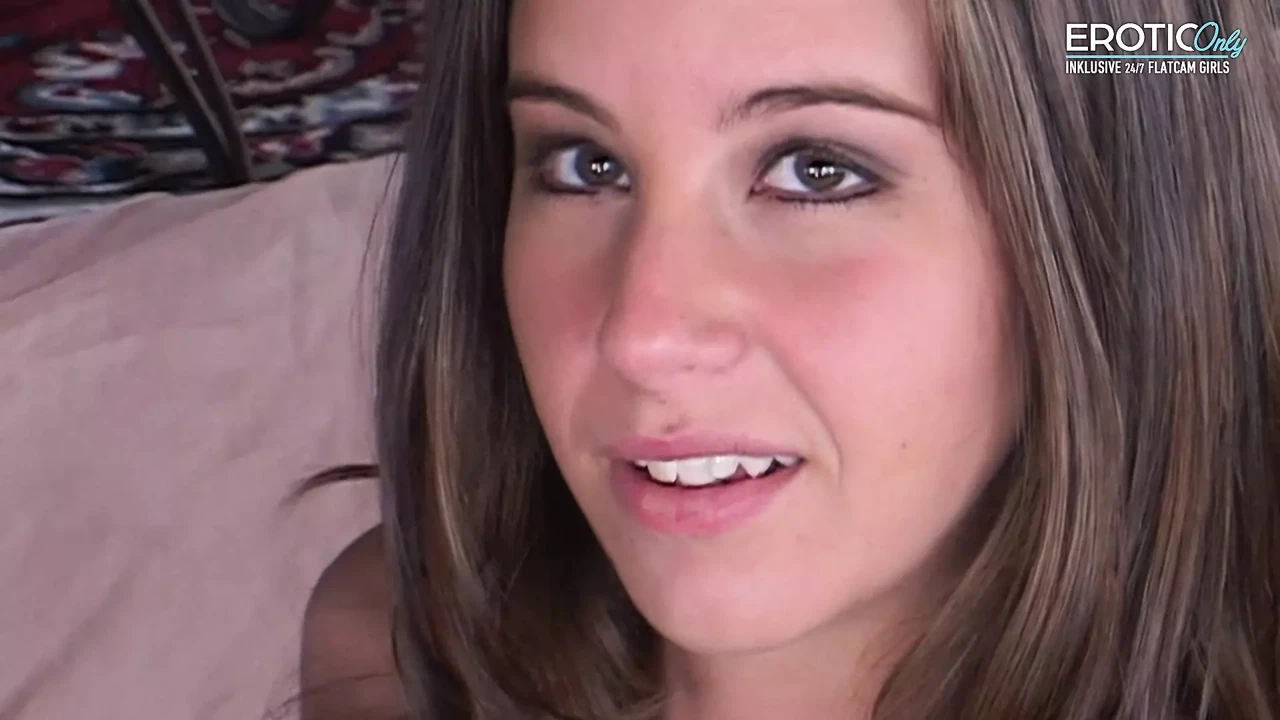 MILF takes it deep in reverse cowgirl