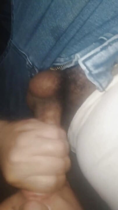 Arrebatado chupando pau no jipe, porra na boca