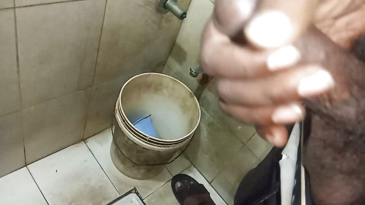 زوجتي ديسي بتنيك بره في فندق