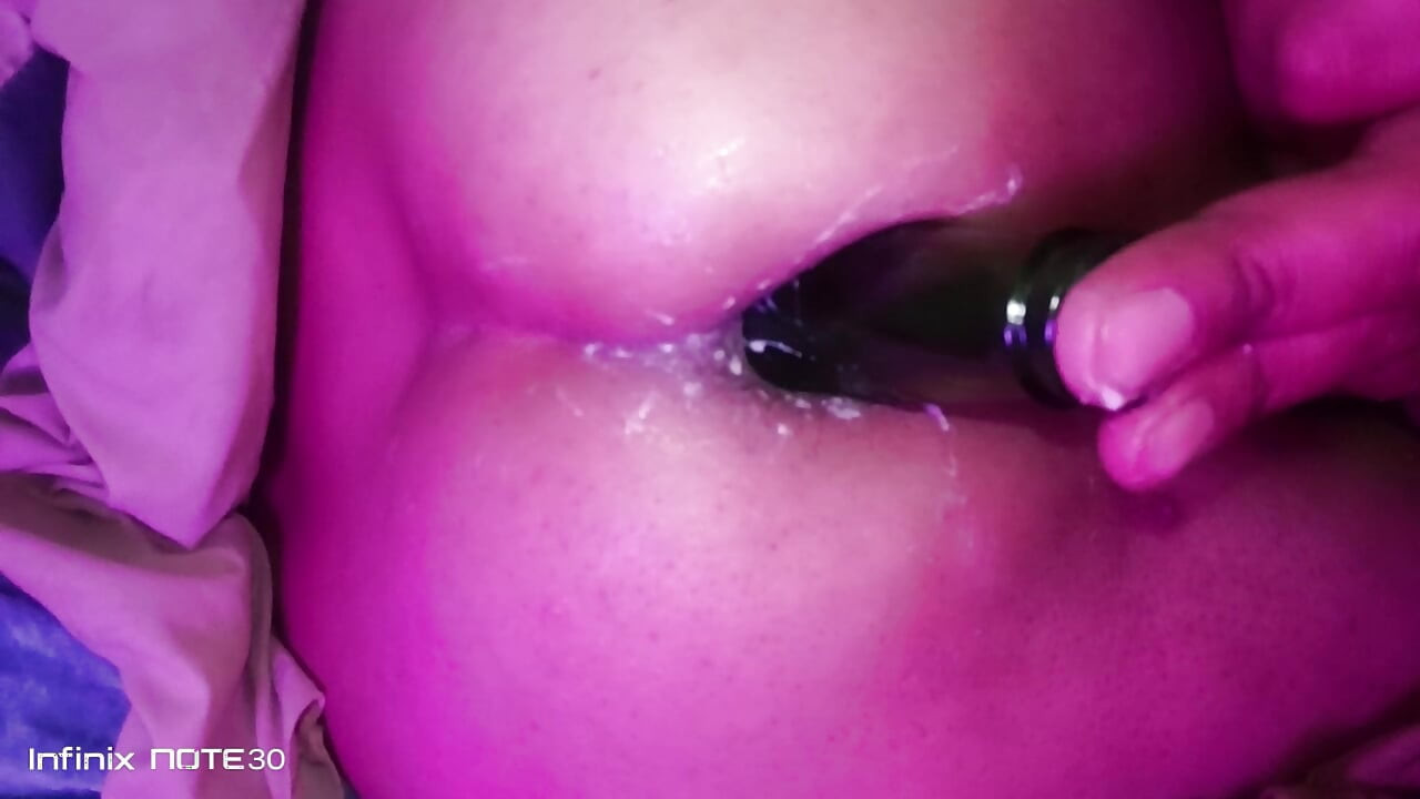 Beautiful big butt big cock solo home Pakistani