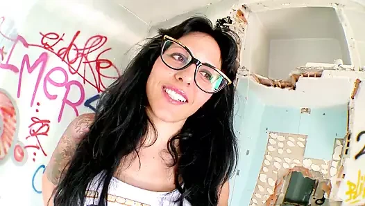 Zar zor reşit raquel abril azgın bir kız amcığını alıyor