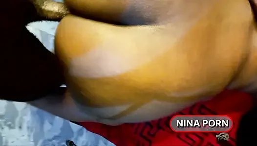Memek cewek sange ini dientot habis-habisan sampai matanya menganga lebar