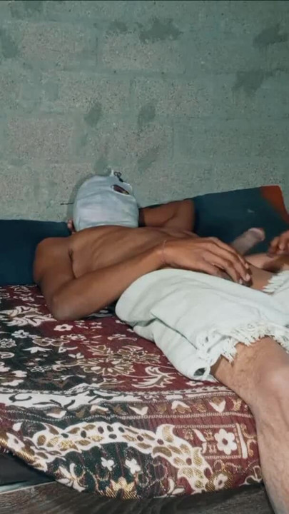 Емоційний момент від "Дезі тітонька Кі Чудай в будинку хінді аудіо".