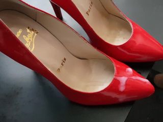 Cumonheels's wife's red heels again
